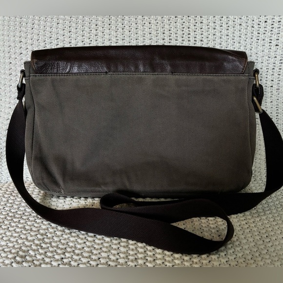 Fossil Unisex Leather & Canvas Messenger Bag w/Several Slip-In Compartments - Picture 4 of 14